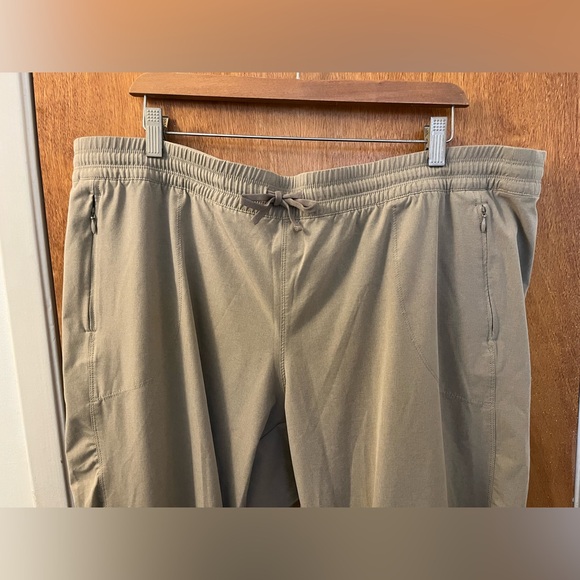 Kuhl tan active pants pull-on 2X regular - Picture 4 of 12